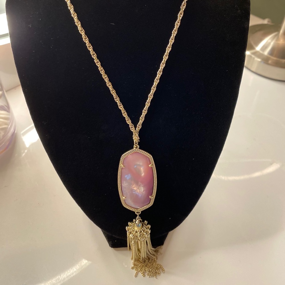 Rayna pink pearl necklace